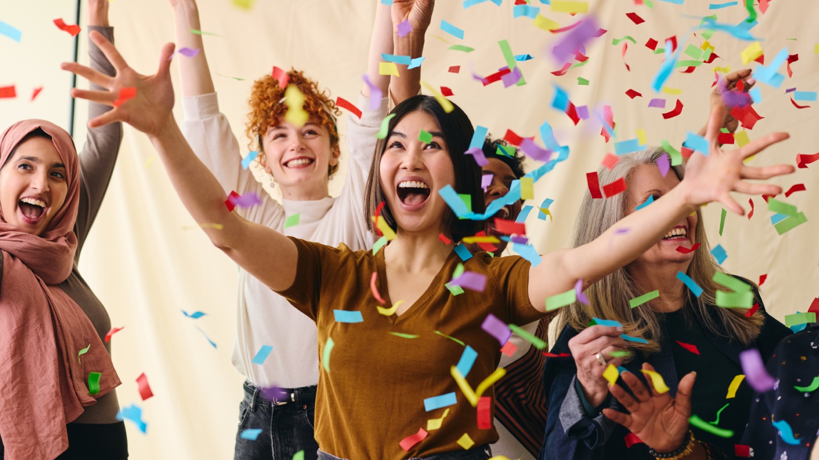 This International Women’s Day, we shout-out and give extra love to the brave, smart, compassionate and confident HER-lebrities in the Singlife extended family. Whether they’re running a household like a well-oiled machine, or passionately chasing a career while nurturing a family, we’ve got them all. We salute you, our Heroines!